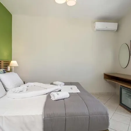 Ai Giannis Sleeps 7 Pool Air Con Wifi Keri