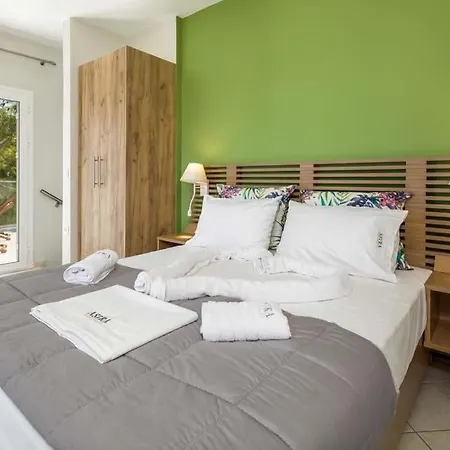 Villa Ai Giannis Sleeps 7 Pool Air Con Wifi