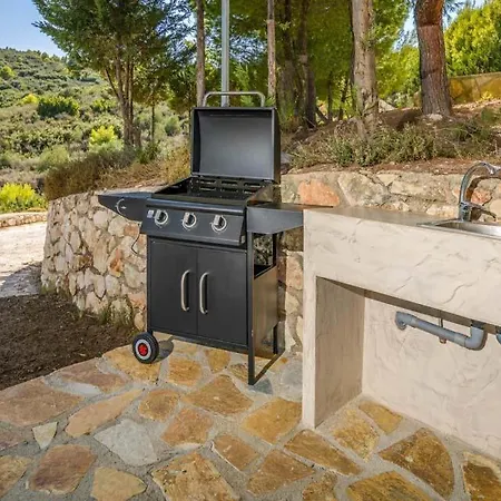 Ai Giannis Sleeps 7 Pool Air Con Wifi Keri